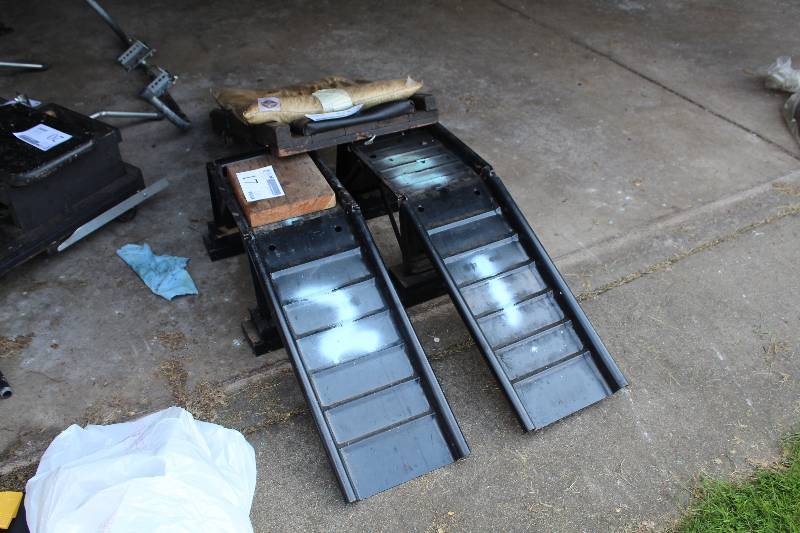 lot 17 image: Lot of (2) Car Ramps