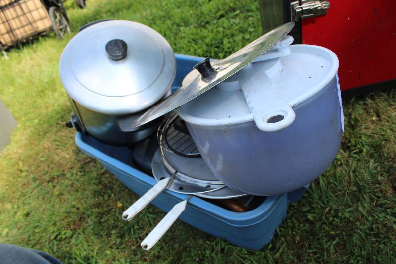 lot 91 image: Kitchenware, Appliances - Sunbeam Cooker, Waffle Maker, Splatter Screens, And More