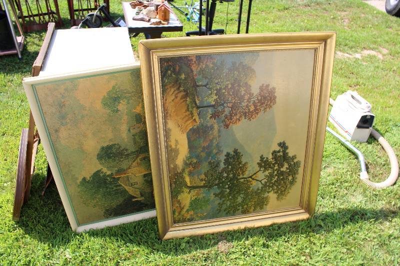 lot 98 image: Lot of (2) Wall Art