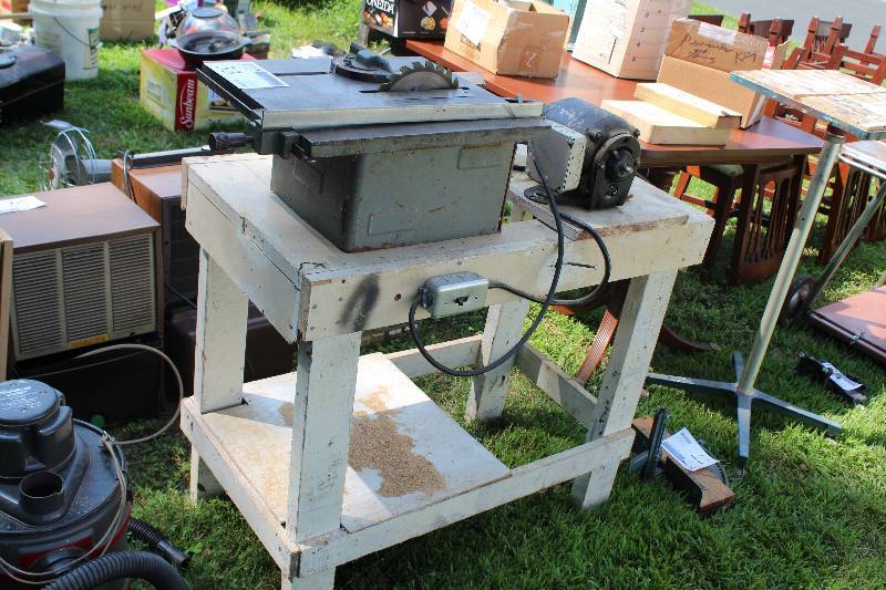 lot 33 image: Table Saw
