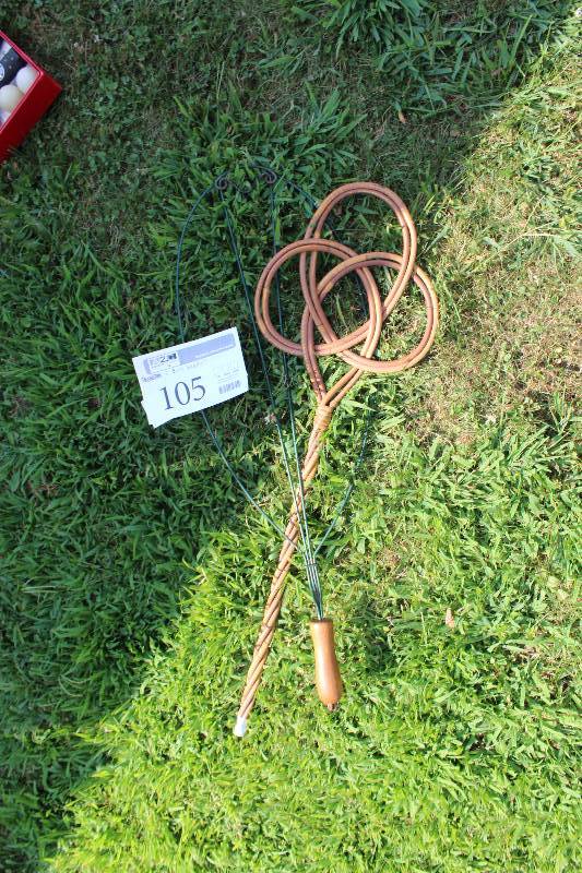 lot 105 image: Lot of (2) Dust Beaters