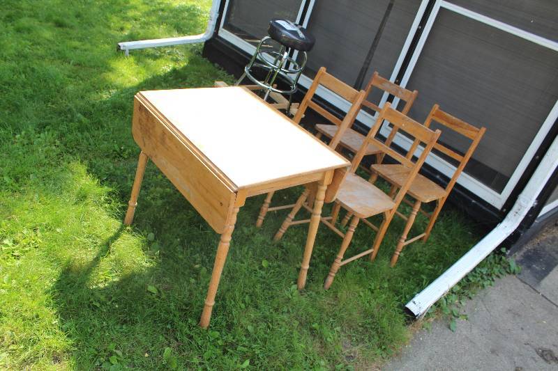 lot 31 image: Folding Wood Dining Table, 4-Wood Chairs