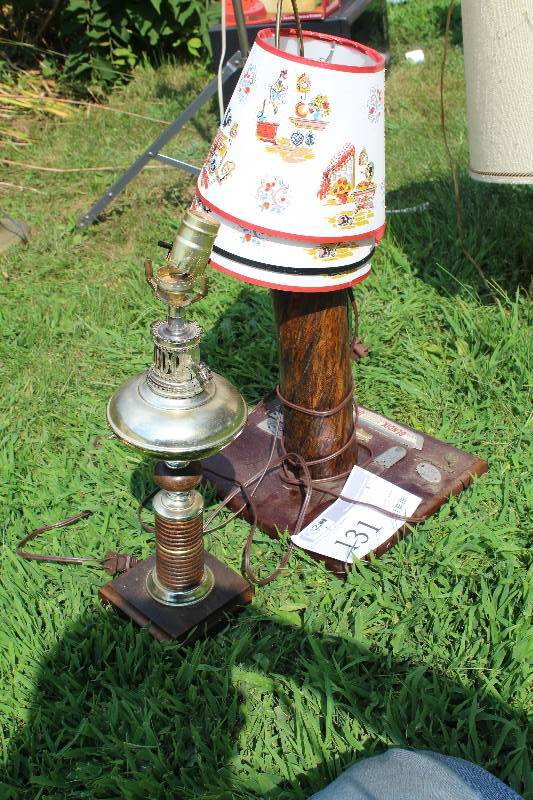 lot 131 image: Lot of (2) Table Lamps w 3-Shades
