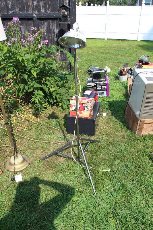 lot 132 image: Floor Lamp