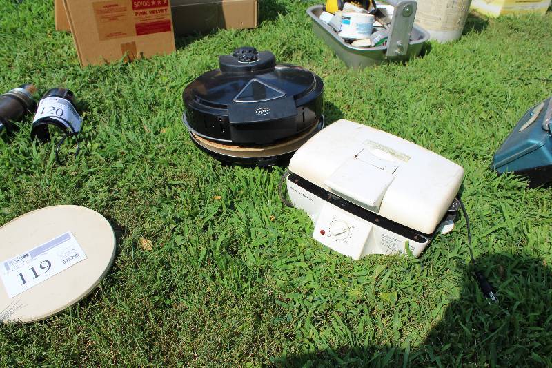 lot 119 image: Hamilton Beach Griddle, Crofton Waffle Iron