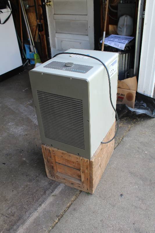 lot 122 image: Dehumidifier
