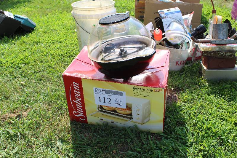 lot 112 image: West Bend Popcorn Maker, Sunbeam 4-Slice Toaster Oven