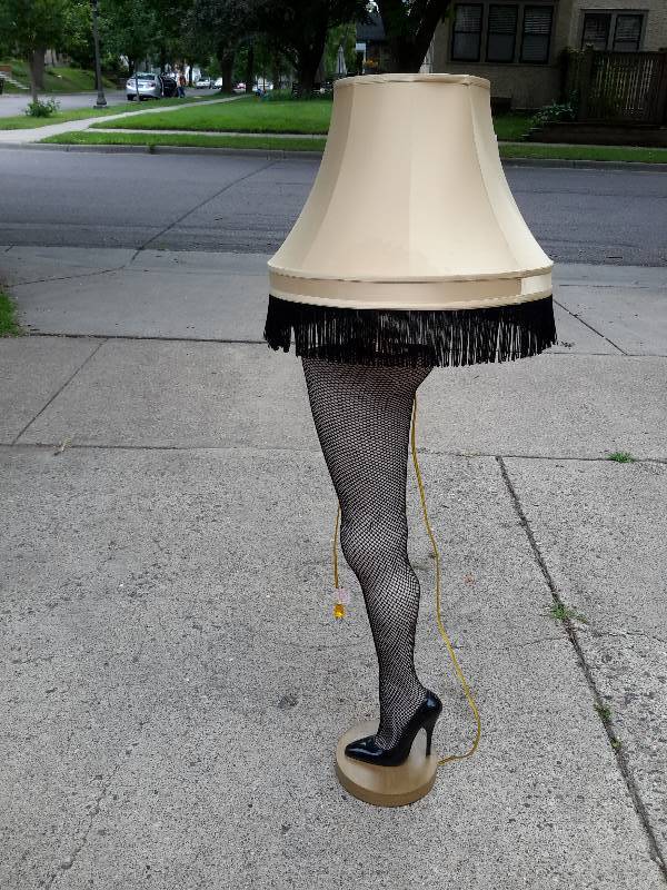 lot 13 image: A Christmas Story Leg Lamp