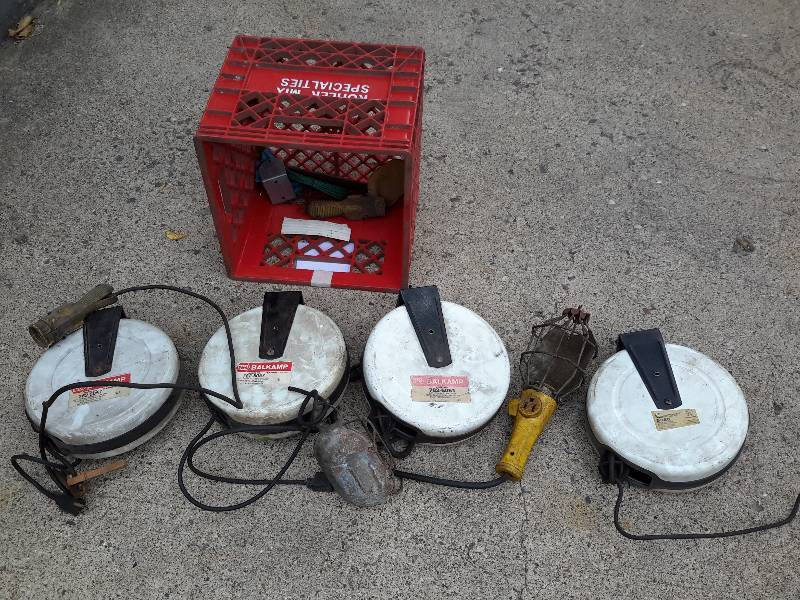 lot 20 image: Lot of 50ft Trouble LightOutlet Reel