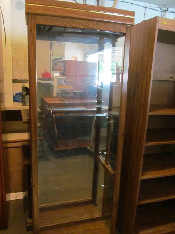 lot 7 image: curio cabinet