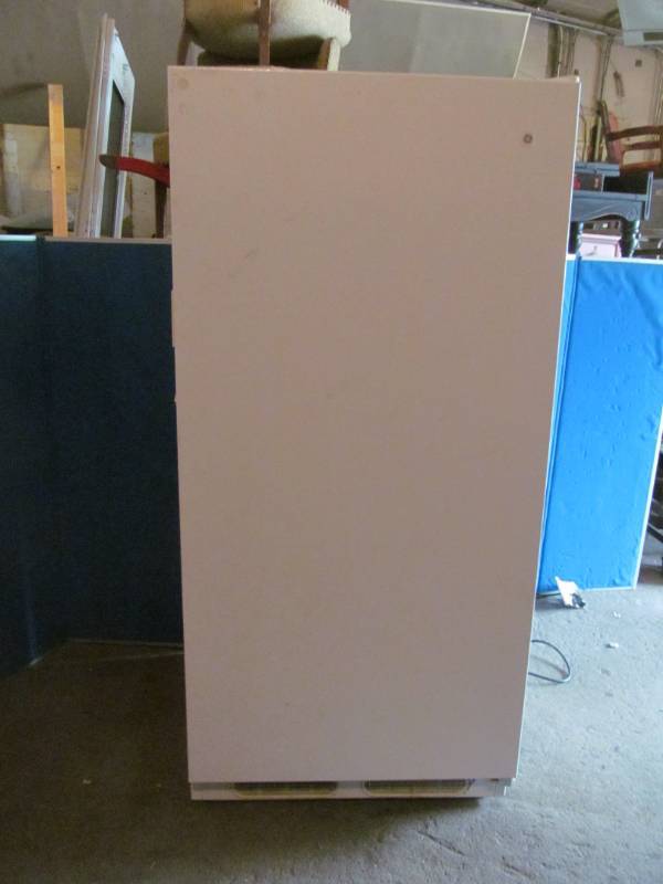 lot 13 image: Freezer