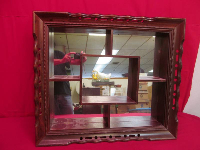 lot 17 image: shadow box