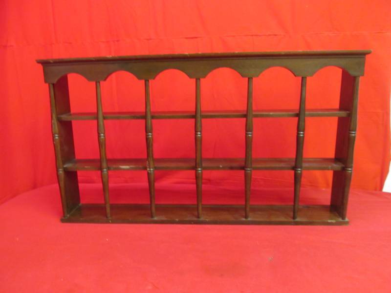 lot 22 image: shadow box