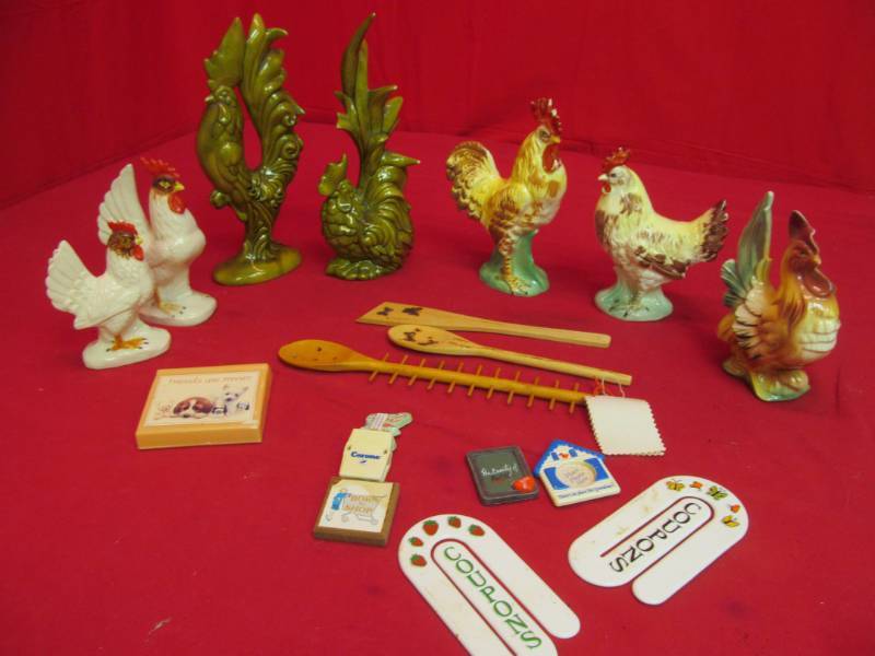 lot 36 image: figurines