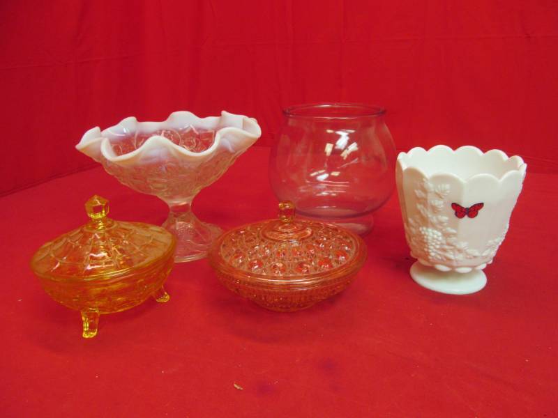 lot 39 image: glassware