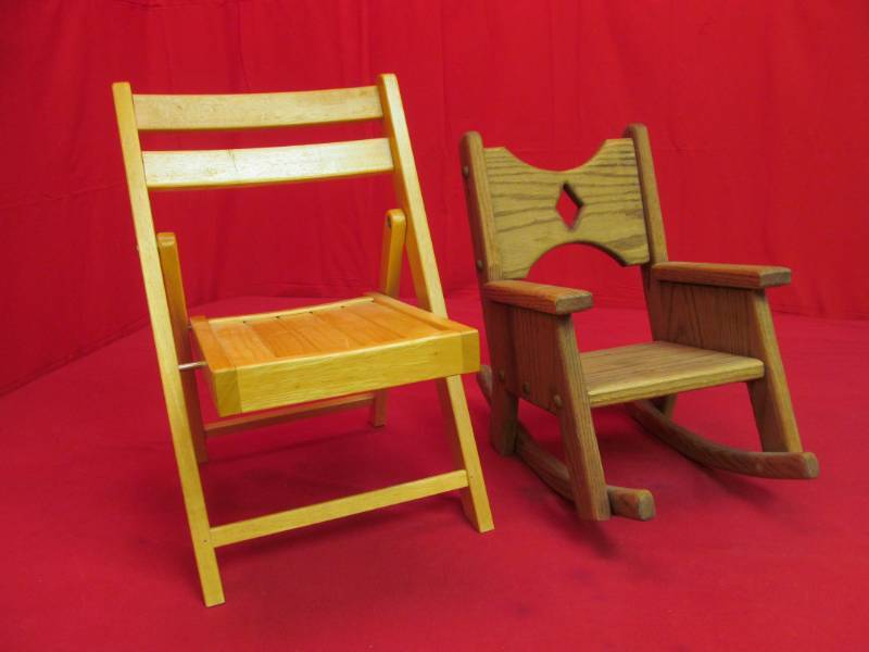 lot 55 image: children furniture