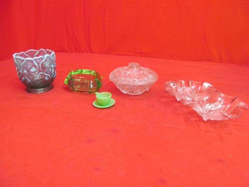 lot 86 image: glassware