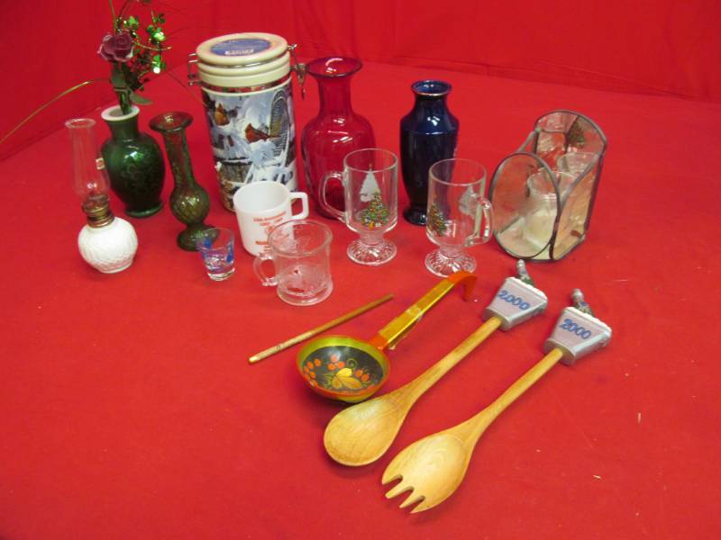 lot 90 image: collectibles