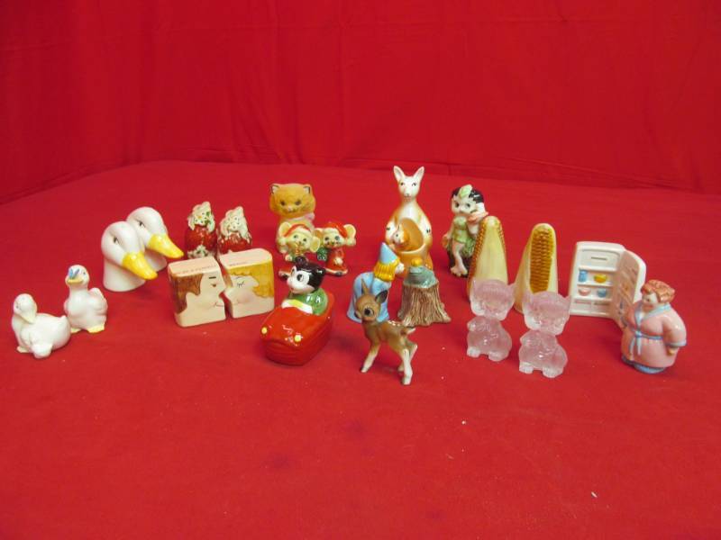 lot 96 image: salt and pepper sets