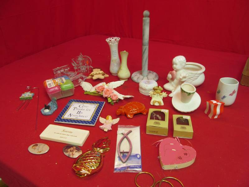 lot 118 image: kitchen utensils