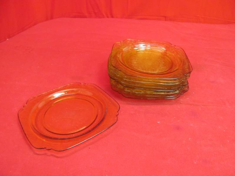 lot 148 image: glassware