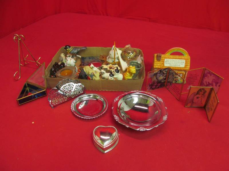 lot 155 image: collectibles