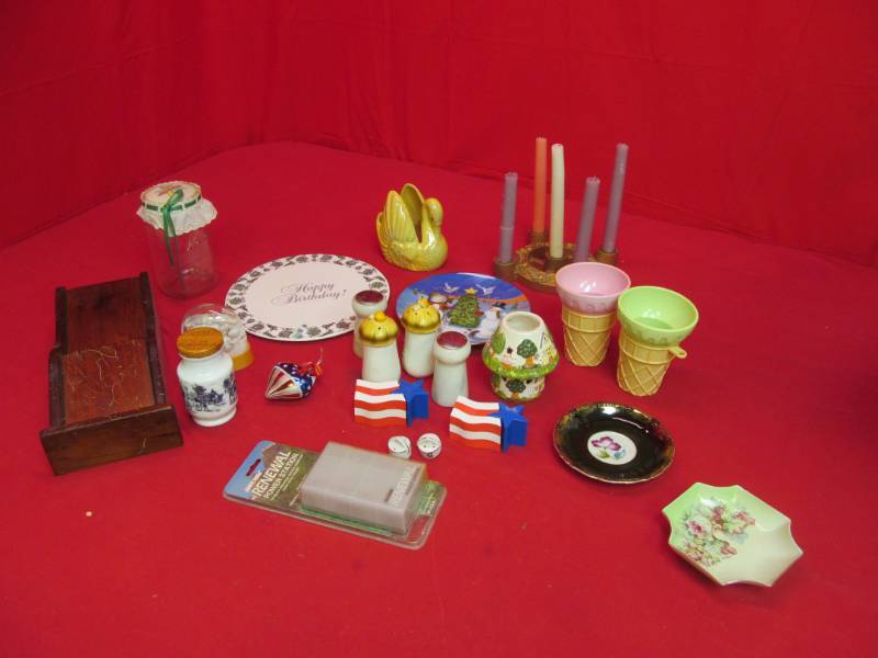 lot 158 image: collectibles