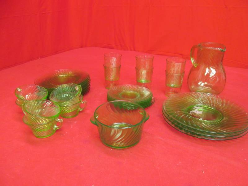 lot 162 image: glassware