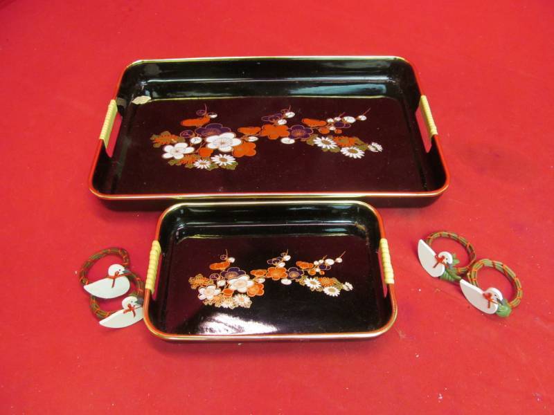 lot 176 image: serving trays