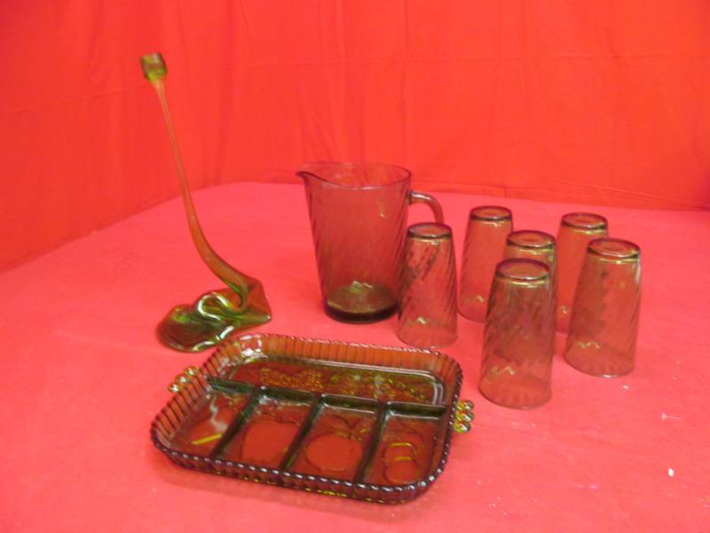 lot 184 image: glassware