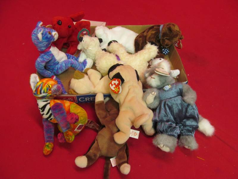 lot 211 image: collectibles