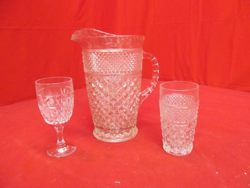 lot 215 image: glassware