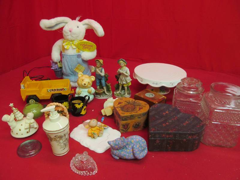 lot 218 image: collectibles