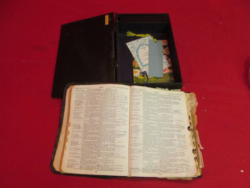 lot 219 image: Bible