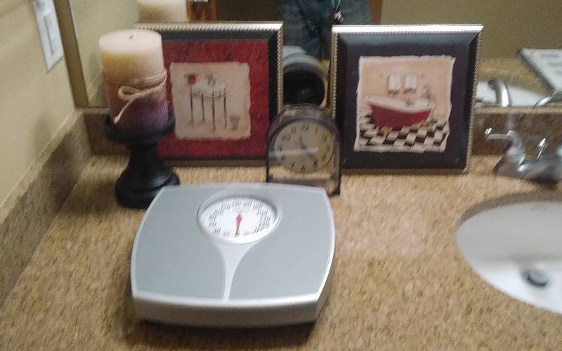 lot 40 image: Lot Of Bathroom Related Scale, Clock, Candle, Pictures