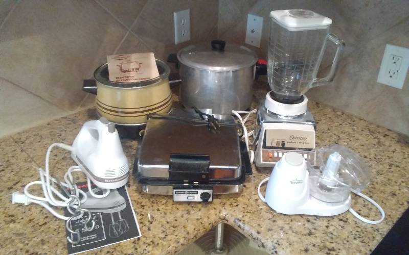 lot 49 image: Lot Of Small Kitchen Appliances-Waffle Iron, Slo-Cooker, Blender, Pressure Cooker, Food Chopper