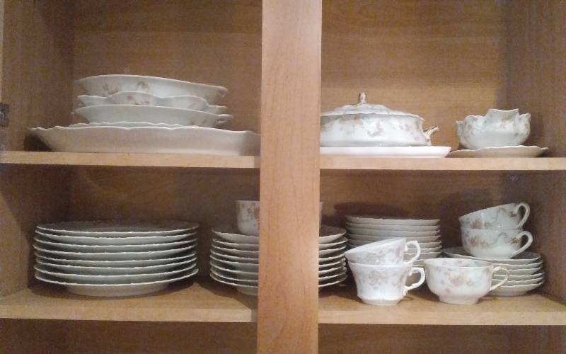 lot 54 image: Vintage Haviland Limoges Dainty Pink Floral Dishes (Not A Complete SetBut Many Pieces)