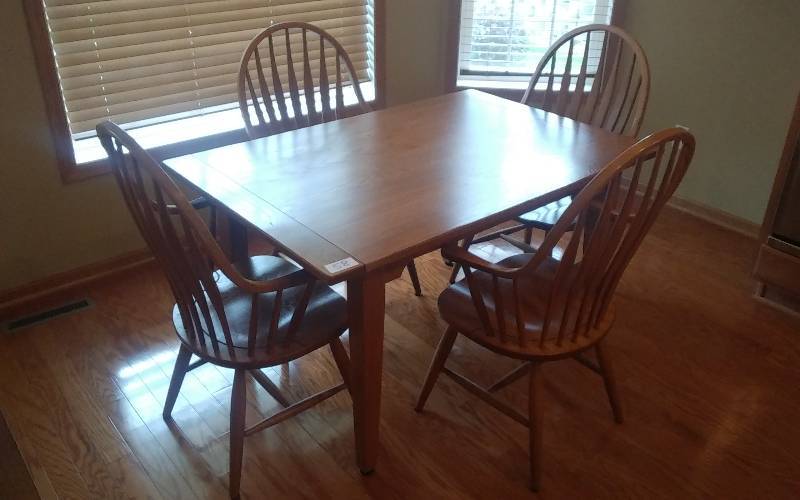 lot 58 image: Oak Table With 4-Chairs (54x36)