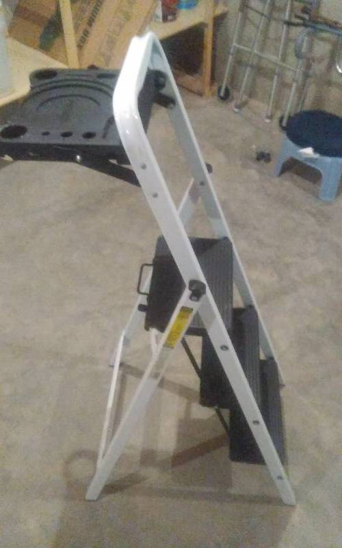 lot 87 image: Tri-Cam Skinny Mini Ladder