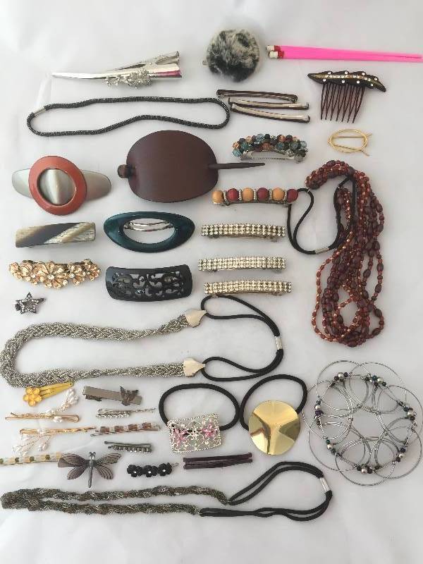 lot 237 image: Hair Jewelry Clips Barretts Bands Pins More