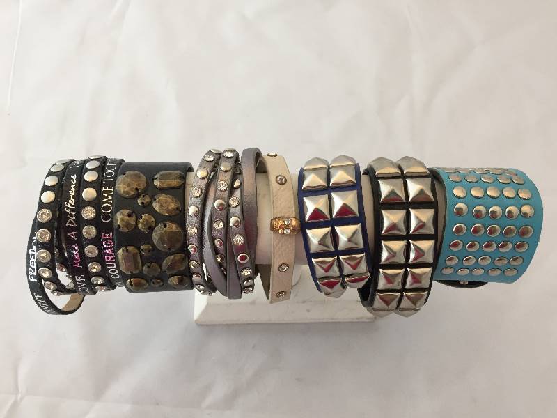 lot 310 image: Bracelets - Leather - Wide Studded