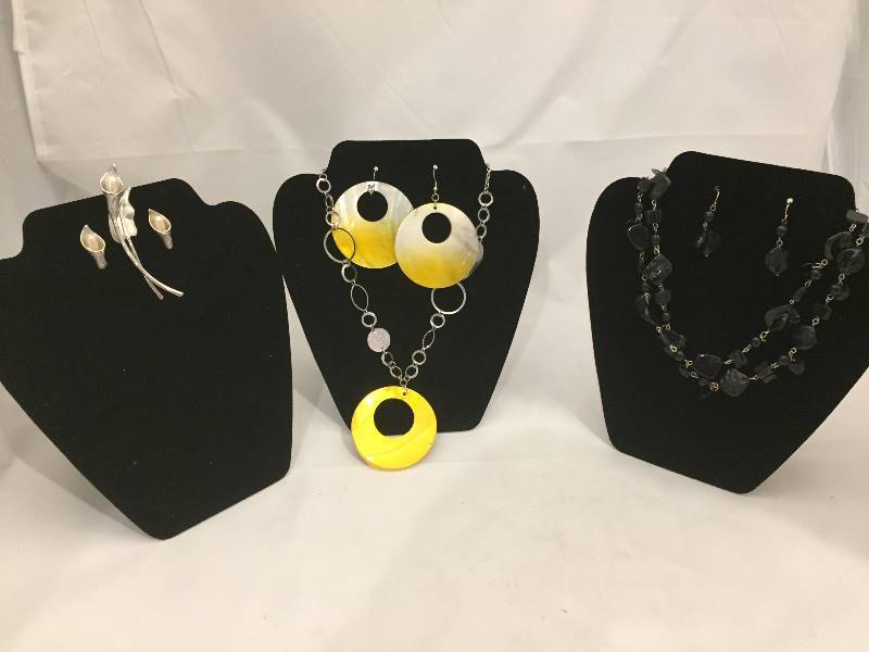 lot 306 image: Jewelry Sets - Earrings Necklaces Brooches