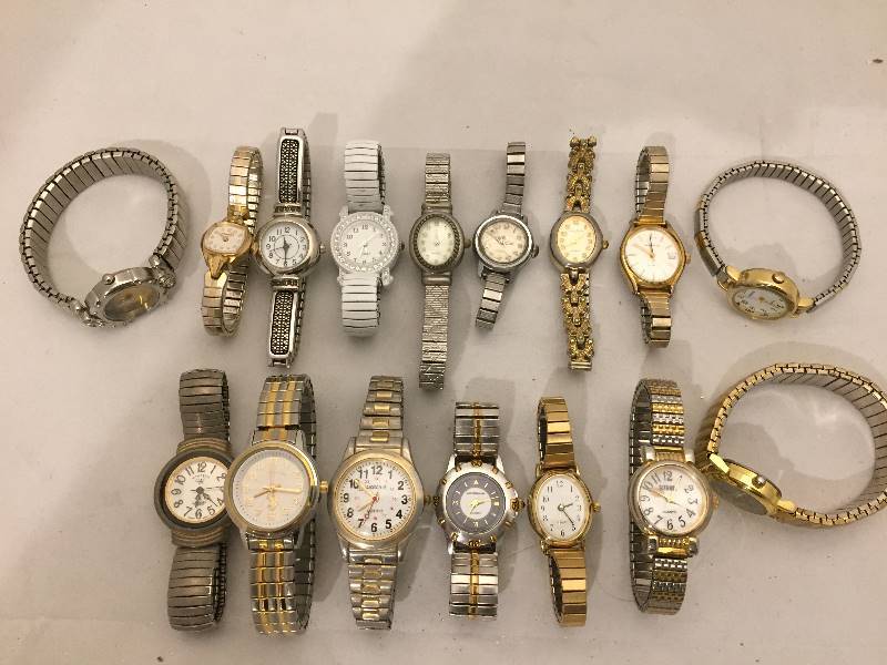 lot 325 image: Watches -  Qty 16 - Stretch Bands