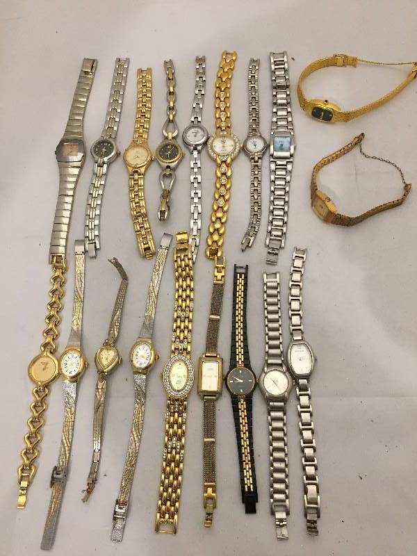 lot 338 image: Watches -  Qty 19 - Bracelet Style Bands