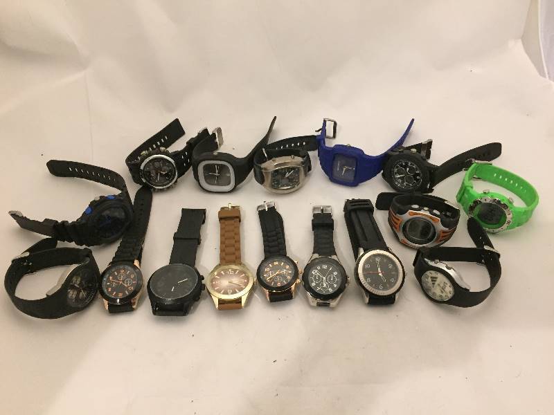 lot 368 image: Watches -  Qty 16 - Sports Watches