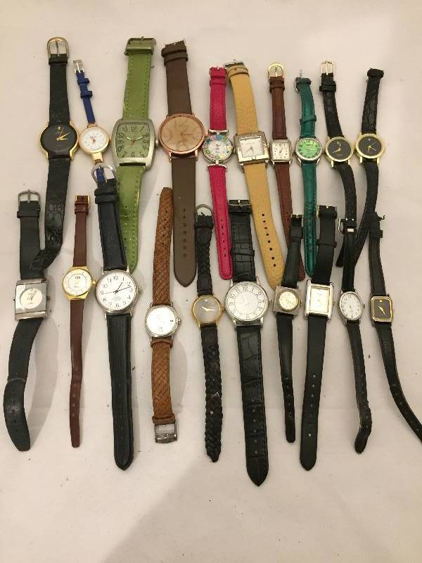 lot 388 image: Watches -  Qty 20 -Fashion Leather Bands