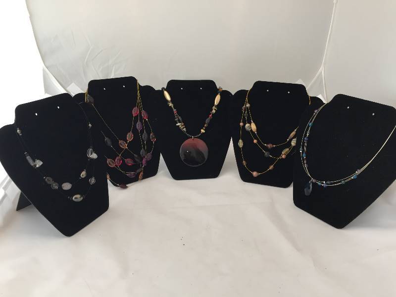 lot 282 image: Necklaces - Multi Strand Beaded