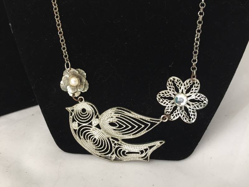 lot 289 image: Necklaces - Chains Rhinestones More