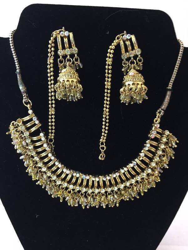 lot 203 image: Necklace & Earring Set - Fancy Beads & Rhinestone