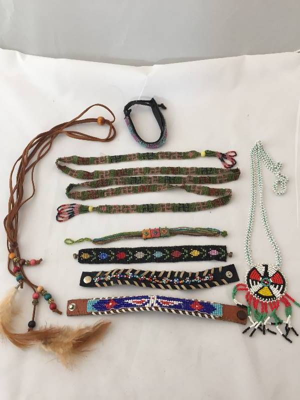 lot 236 image: Jewelry - American Indian Style Beading